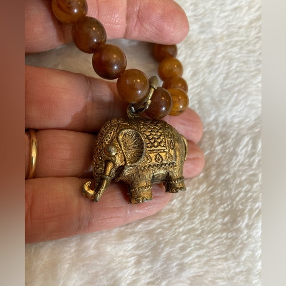 Sarah Coventry Elephant Pendant and Dark Amber‎ Colored Beads Necklace - Picture 6 of 11